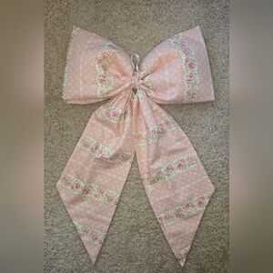 Floral Pink Bow Accent